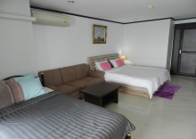 Студия Standard с балконом и с видом на море в Alex Group Jomtien Plaza Condotel