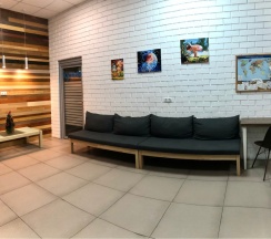 Кровать в общем 6-местном номере для мужчин и женщин в Рокет