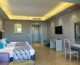 Двухместный номер Special Needs двуспальная кровать в Sunrise Crystal Bay Resort