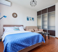 1-комнатные апартаменты улучшенные с 1 односпальной и 2 двуспальными кроватями в Ваш Комфорт Апарт на улице Дмитрия Благоева