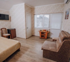 3-местный номер с балконом в Лаура