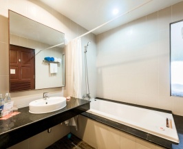 Двухместный номер Greenery двуспальная кровать в Kata Sea Breeze Resort