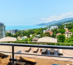 cемейный с балконом и видом на море в GG hotel