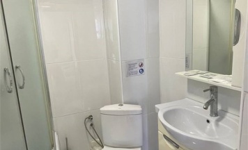 4Улучшенный номер с 1 большой кроватью и 2 отдельными кроватями в Asiya Hotel Grozny