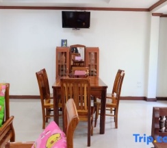 Коттедж с 4 комнатами в Kamalar Palace Longstay house