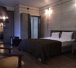 ЛЮКС с большой двуспальной кроватью в Софийские вершины