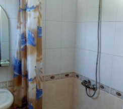 Трехместный номер стандарт с балконом в Гостевой дом