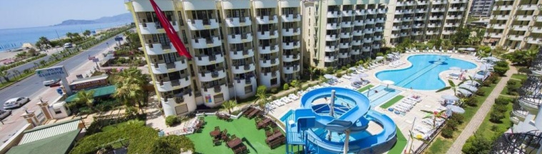 Двухместный люкс двуспальная кровать в May Garden Club Hotel