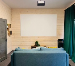 Дом у бассейна с 2 спальнями, беседкой и мангалом в Мы дома-Зеркальный лес