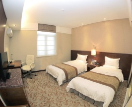 Двухместный номер Standard с красивым видом из окна 2 отдельные кровати в SoLuxe Hotel Almaty