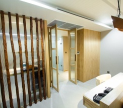 Двухместный номер Canna Deluxe с видом на море двуспальная кровать в Andaman Cannacia Resort & Spa