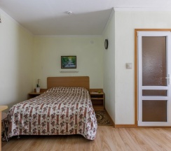 Номер улучшенный семейный с 1 двуспальной кроватью в Villa Victoria