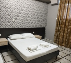 Трехместный номер цоколь в Кипр