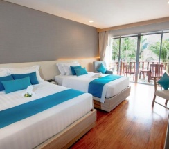 Двухместный номер Deluxe с видом на бассейн двуспальная кровать в Phuket Graceland Resort And Spa