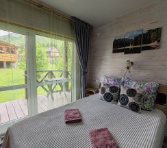 Стандартный семейный номер с 1 двуспальной кроватью и софой в Госпожа Удача