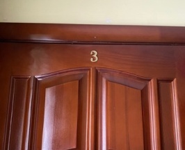 Люкс с кроватью размера queen-size и диваном в Карс