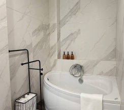 4-х комнатные апартаменты в центре города в Breezko hotel