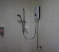 Двухместный номер Standard с балконом 2 отдельные кровати в Maesot Siri Hotel