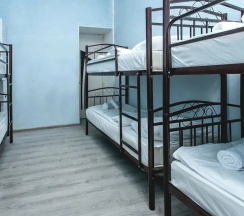 Кровать в общем номере (мужской номер) в Хостел Sherlock Homes Баку