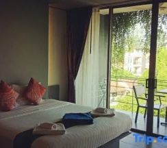 Двухместный номер Deluxe с балконом двуспальная кровать в Kamala Resotel