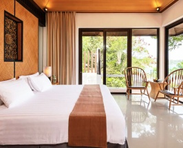 Двухместный номер Pavillion Deluxe рядом с пляжем двуспальная кровать в Baan Krating Phuket Resort