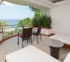 Двухместный люкс Royale двуспальная кровать в Mom Tri's Villa Royale