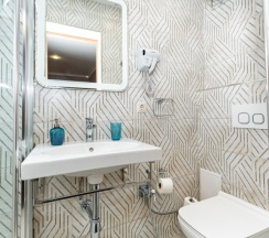 Полулюкс в Venezia