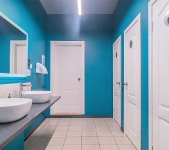 Кровать в 4-местном мужском номере (общие удобства) в Hot Place Guest House
