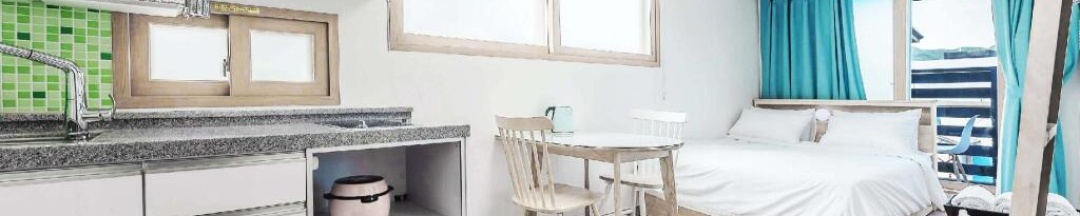 Студия с балконом в Saenaedong Spa Pension