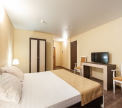 Стандартный номер с балконом на двух гостей и видом во двор (Корпус Б) в Оптимист