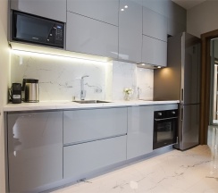 Люкс с отдельной спальней и балконом (вид во двор) в The white residence
