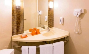 Четырёхместный семейный номер Standard в ibis Phuket Kata