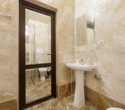 3-х местный комфорт с балконом в White Hotel