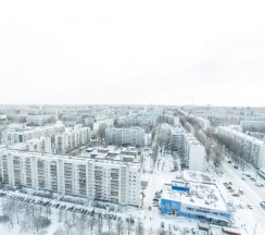 Двухместные апартаменты c 1 комнатой (двуспальная кровать) в Апартаменты АТМОСФЕРА ШАЛЕ | Австрийский уют на 24-м этаже | Панорама города и рассветы из окна