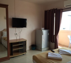 Номер Superior с балконом и с видом на море в Wilai Guesthouse