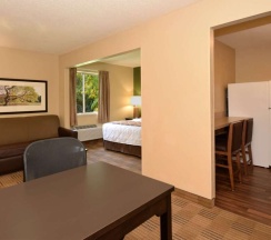 Двухместная студия Deluxe двуспальная кровать в Spark by Hilton Dallas Market Center