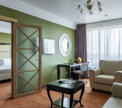 Люкс в Cosmos Izhevsk Hotel