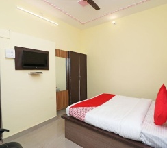 Двухместный номер Standard двуспальная кровать в OYO 17171 Sandhya Guest House