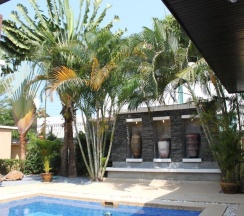 Вилла с 5 комнатами в Tropicana Pool Villa