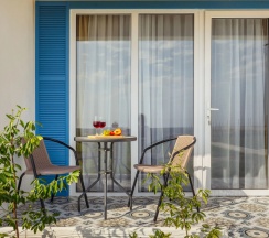 Четырёхместный номер Superior с балконом в Villa Blanca