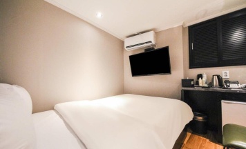 Двухместный номер Standard с красивым видом из окна двуспальная кровать в Hotel WO in Chungjeongro