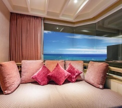 Люкс Jacuzzi Diamond в Diamond Cliff Resort & Spa, Patong Beach