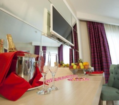 Семейный номер Standard с видом на море в Azura Deluxe Resort & Spa