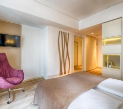 Двухместный номер Superior двуспальная кровать в Leonardo Hotel Berlin Mitte