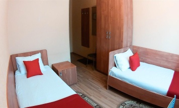 Номер стандарт с 2 односпальными кроватями (с завтраком) в Maxrooms Волга Hollywood