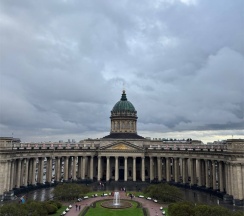 Люкс с балконом и видом на Казанский собор в Kempf Nevsky