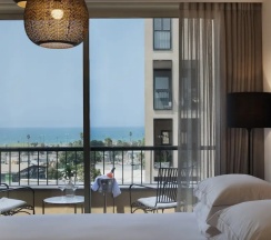 Номер Premium с балконом в The Drisco Hotel Tel Aviv - Relais & Chateaux