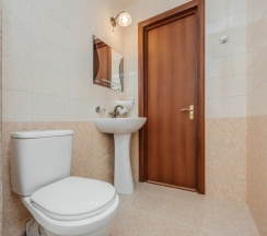 Трёхместная студия Standard с видом на внутренний двор в Green rent