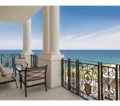 Люкс с видом на море в Kaya Palazzo Resort & Casino Girne