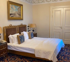 Улучшенный номер с видом на город в Taleon Imperial Hotel